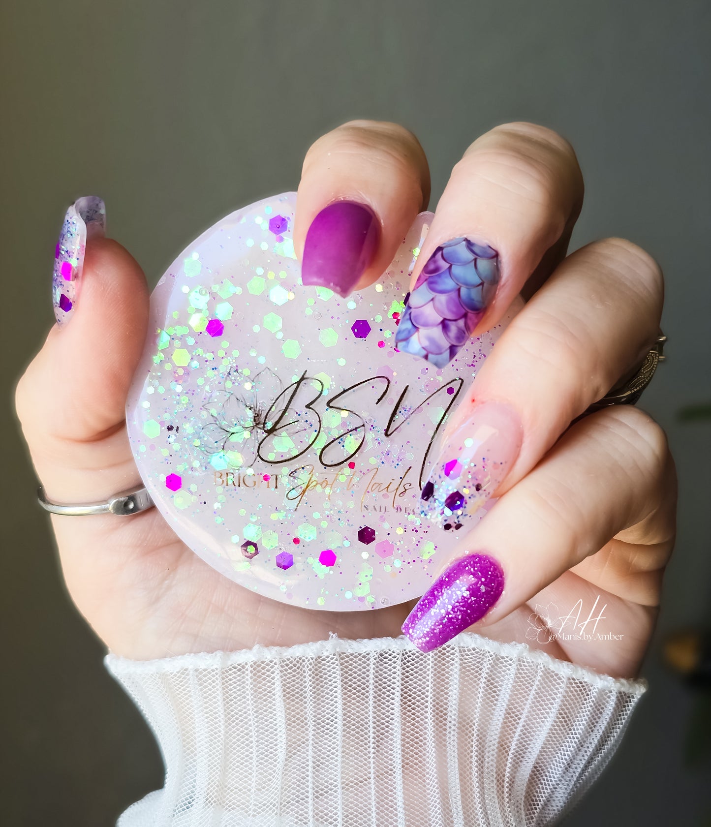 Nailfie Prop