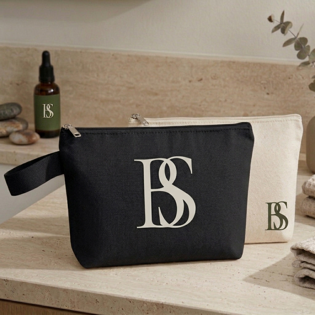 THE SIGNATURE TOTE